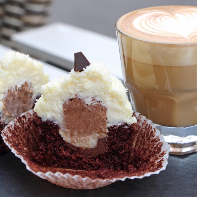 Cupcakes are one-person cakes